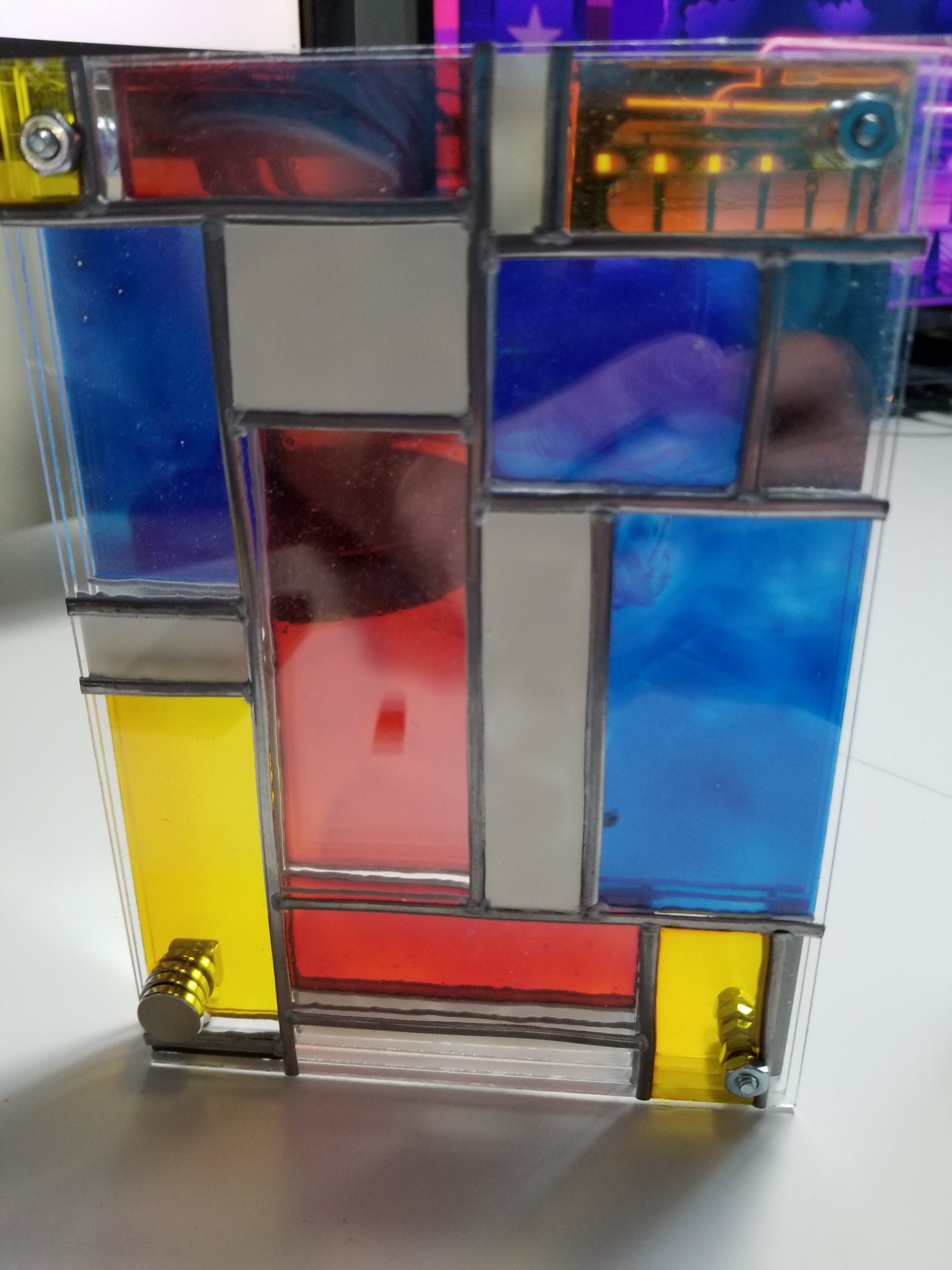 Mondrian 4 dimensions – Juin 2020 - Peinture sur quatre feuille d'acrylique 5x7
