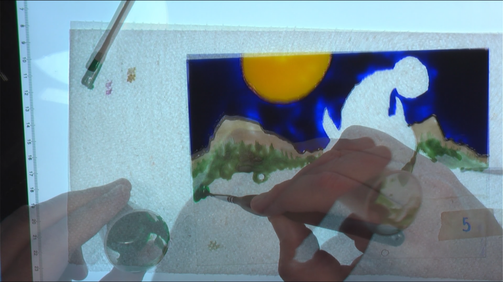 Dragon et balles de neige – Décembre 2020 - Peinture sur acrylique - 13 x 18 cm